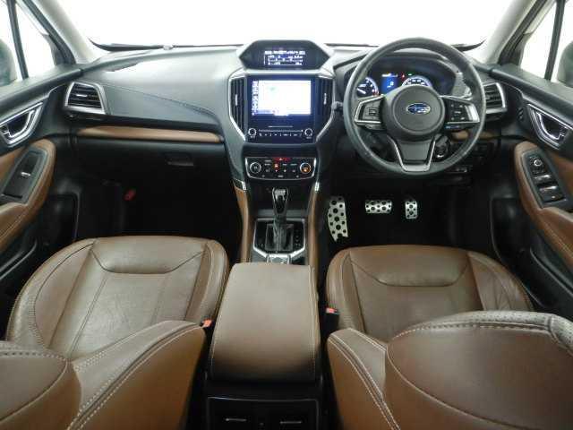 フォレスター 2.0Advance ルーフレール 革 8インチナビ/TV ヒーター メモリ-ナビ クルコン キーレス ETC車載器 スマートK PWシート エアB サイドエアB カワシート PS ナビTV ESC パワーウィンドー LEDランプ フルオートエアコン DVD(3枚目)