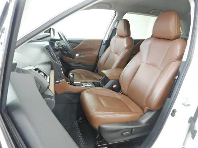 フォレスター 2.0Advance ルーフレール 革 8インチナビ/TV ヒーター メモリ-ナビ クルコン キーレス ETC車載器 スマートK PWシート エアB サイドエアB カワシート PS ナビTV ESC パワーウィンドー LEDランプ フルオートエアコン DVD(17枚目)