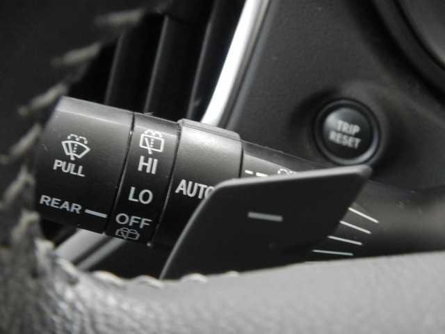 フォレスター 2.0Advance ルーフレール 革 8インチナビ/TV ヒーター メモリ-ナビ クルコン キーレス ETC車載器 スマートK PWシート エアB サイドエアB カワシート PS ナビTV ESC パワーウィンドー LEDランプ フルオートエアコン DVD(42枚目)