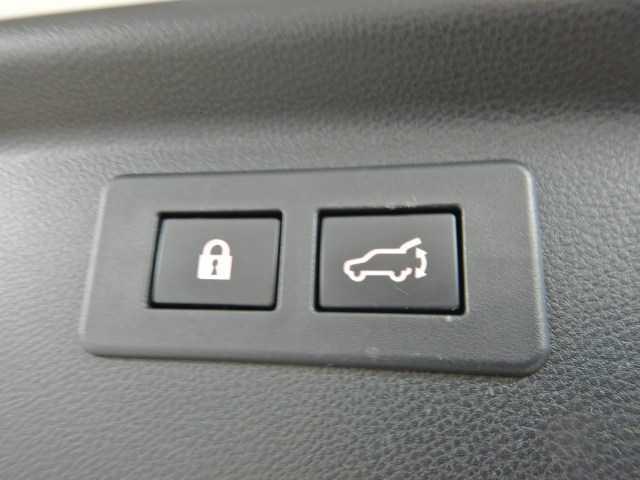 フォレスター 2.0Advance ルーフレール 革 8インチナビ/TV ヒーター メモリ-ナビ クルコン キーレス ETC車載器 スマートK PWシート エアB サイドエアB カワシート PS ナビTV ESC パワーウィンドー LEDランプ フルオートエアコン DVD(49枚目)