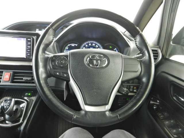 エスクァイア １．８Ｇｉプレミアムパッケージ　ブラックテーラード　ナビ　誤発進抑制機能　電動格納ミラー　オートハイビーム　アイドリングストップ　Ｂカメラ　スマートキー　ワンセグ　ナビ＆ＴＶ　イモビライザー　オートライト　ＬＥＤランプ　ＥＴＣ車載器　クルーズコントロール（8枚目）