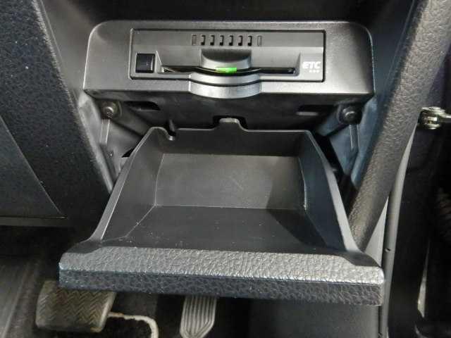 エスクァイア １．８Ｇｉプレミアムパッケージ　ブラックテーラード　ナビ　誤発進抑制機能　電動格納ミラー　オートハイビーム　アイドリングストップ　Ｂカメラ　スマートキー　ワンセグ　ナビ＆ＴＶ　イモビライザー　オートライト　ＬＥＤランプ　ＥＴＣ車載器　クルーズコントロール（12枚目）