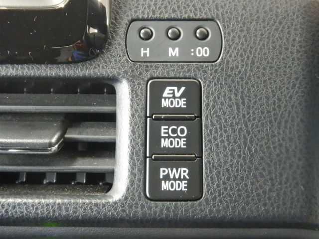 エスクァイア １．８Ｇｉプレミアムパッケージ　ブラックテーラード　ナビ　誤発進抑制機能　電動格納ミラー　オートハイビーム　アイドリングストップ　Ｂカメラ　スマートキー　ワンセグ　ナビ＆ＴＶ　イモビライザー　オートライト　ＬＥＤランプ　ＥＴＣ車載器　クルーズコントロール（29枚目）