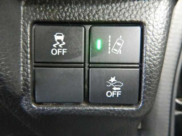 Ｎ－ＢＯＸカスタム カスタム　Ｇ・Ｌ　ホンダセンシング　ナビ／ＴＶ　Ｂカメラ　地デジＴＶ　電動格納ドアミラー　助手席エアバッグ　キーレス　アイドリングＳＴ　セキュリティーアラーム　スマ－トキ－　リアカメラ　ナビＴＶ　ＥＴＣ　前車追従機能　ＬＥＤヘッドライト　ＵＳＢ　オートライト（6枚目）