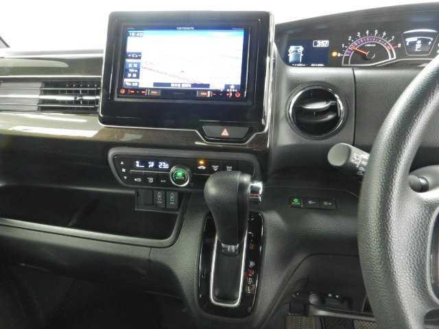 Ｎ－ＢＯＸカスタム カスタム　Ｇ・Ｌ　ホンダセンシング　ナビ／ＴＶ　Ｂカメラ　地デジＴＶ　電動格納ドアミラー　助手席エアバッグ　キーレス　アイドリングＳＴ　セキュリティーアラーム　スマ－トキ－　リアカメラ　ナビＴＶ　ＥＴＣ　前車追従機能　ＬＥＤヘッドライト　ＵＳＢ　オートライト（7枚目）