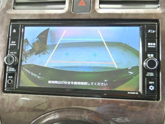 マーチ １．２ボレロ　メモリ－ナビ／ＴＶ　Ｂカメラ　エマブレ　ダブルエアバック　横滑防止装置　電動格納ミラー　ＤＶＤ再生　ナビＴＶ　アイドリングＳ　パワーステアリング　パワーウィンドウ　メモリーナビ　イモビライザー　キーレス　スマートキー　バックモニター　ＡＢＳ（4枚目）