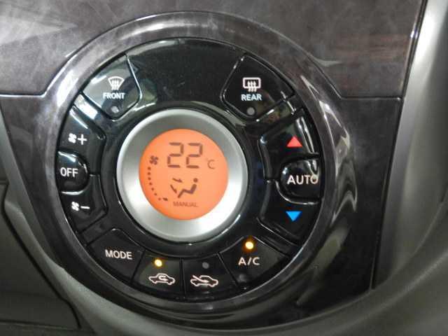 マーチ １．２ボレロ　メモリ－ナビ／ＴＶ　Ｂカメラ　エマブレ　ダブルエアバック　横滑防止装置　電動格納ミラー　ＤＶＤ再生　ナビＴＶ　アイドリングＳ　パワーステアリング　パワーウィンドウ　メモリーナビ　イモビライザー　キーレス　スマートキー　バックモニター　ＡＢＳ（11枚目）