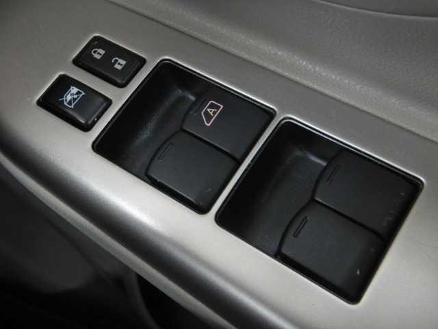 マーチ １．２ボレロ　メモリ－ナビ／ＴＶ　Ｂカメラ　エマブレ　ダブルエアバック　横滑防止装置　電動格納ミラー　ＤＶＤ再生　ナビＴＶ　アイドリングＳ　パワーステアリング　パワーウィンドウ　メモリーナビ　イモビライザー　キーレス　スマートキー　バックモニター　ＡＢＳ（12枚目）