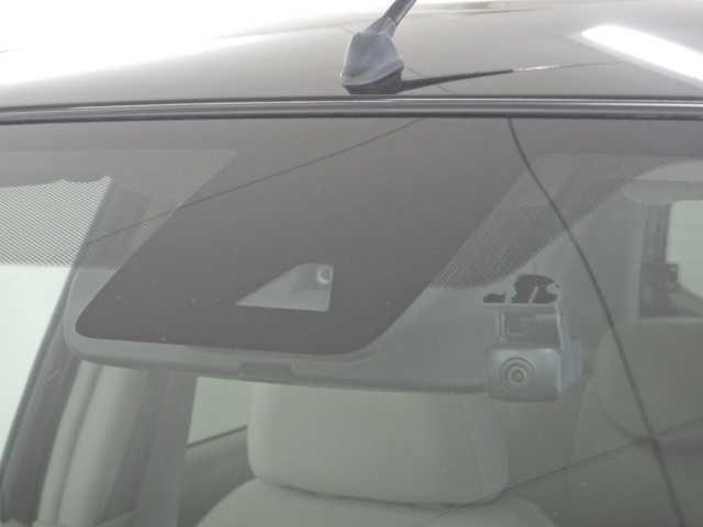 マーチ １．２ボレロ　メモリ－ナビ／ＴＶ　Ｂカメラ　エマブレ　ダブルエアバック　横滑防止装置　電動格納ミラー　ＤＶＤ再生　ナビＴＶ　アイドリングＳ　パワーステアリング　パワーウィンドウ　メモリーナビ　イモビライザー　キーレス　スマートキー　バックモニター　ＡＢＳ（26枚目）