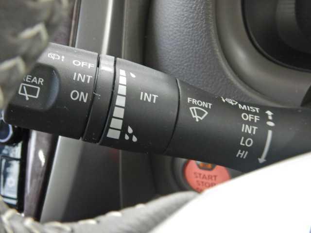 マーチ １．２ボレロ　メモリ－ナビ／ＴＶ　Ｂカメラ　エマブレ　ダブルエアバック　横滑防止装置　電動格納ミラー　ＤＶＤ再生　ナビＴＶ　アイドリングＳ　パワーステアリング　パワーウィンドウ　メモリーナビ　イモビライザー　キーレス　スマートキー　バックモニター　ＡＢＳ（28枚目）