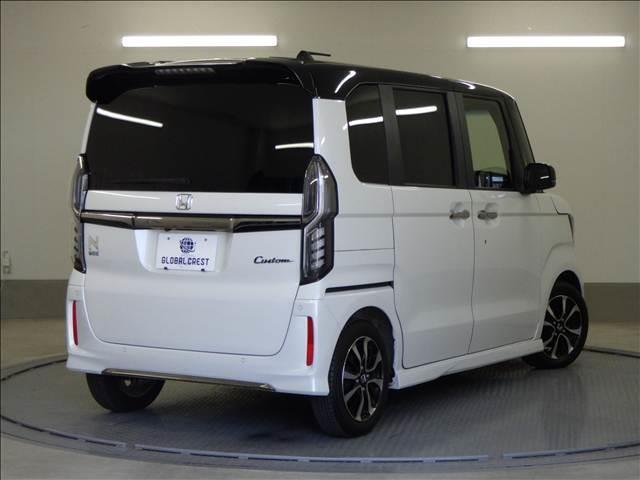 N-BOXカスタム カスタム L 8インチナビ/フルセグTV 両側パワースライド 両席電動スライドドア Pソナー SDナビゲーション 電動格納ミラ- 衝突安全ボディ サイドエアバッグ ナビTV Aストップ シートヒータ キーフリーシステム LEDライト リアカメ AC スマキー(2枚目)