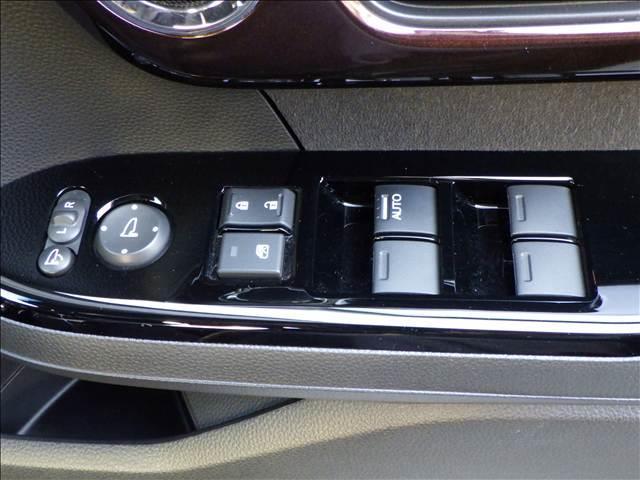 N-BOXカスタム カスタム L 8インチナビ/フルセグTV 両側パワースライド 両席電動スライドドア Pソナー SDナビゲーション 電動格納ミラ- 衝突安全ボディ サイドエアバッグ ナビTV Aストップ シートヒータ キーフリーシステム LEDライト リアカメ AC スマキー(29枚目)