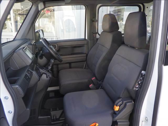 N-VAN Lホンダセンシング 6速MT ディスプレイオーディオ 1オナ Aストップ エアコン USB接続 電動格納ドアミラー 盗難防止システム エアバッグ パワーステアリング ESC Wエアバッグ キーレスエントリー オートライト 衝突安全ボディ ABS(10枚目)