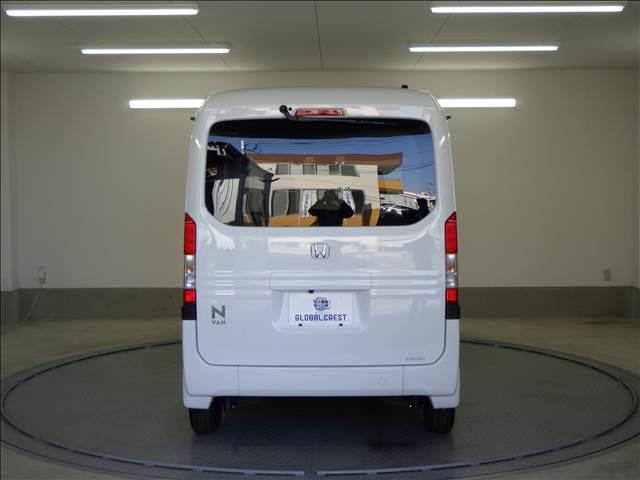 N-VAN Lホンダセンシング 6速MT ディスプレイオーディオ 1オナ Aストップ エアコン USB接続 電動格納ドアミラー 盗難防止システム エアバッグ パワーステアリング ESC Wエアバッグ キーレスエントリー オートライト 衝突安全ボディ ABS(16枚目)