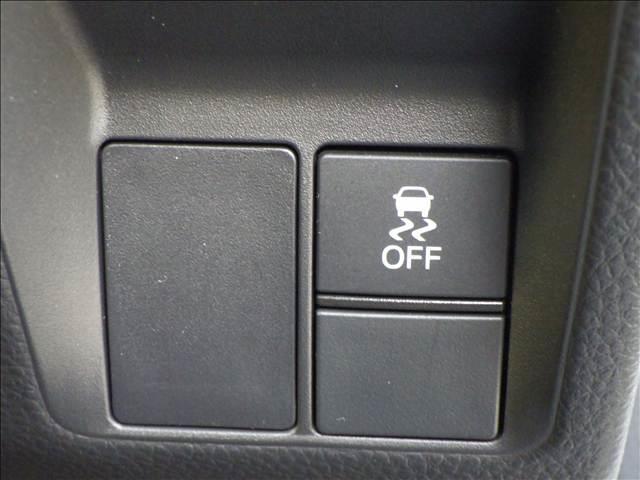 N-VAN Lホンダセンシング 6速MT ディスプレイオーディオ 1オナ Aストップ エアコン USB接続 電動格納ドアミラー 盗難防止システム エアバッグ パワーステアリング ESC Wエアバッグ キーレスエントリー オートライト 衝突安全ボディ ABS(27枚目)