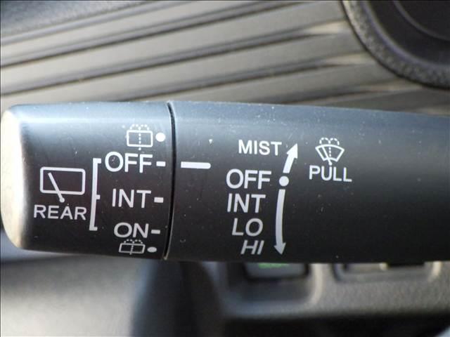 N-VAN Lホンダセンシング 6速MT ディスプレイオーディオ 1オナ Aストップ エアコン USB接続 電動格納ドアミラー 盗難防止システム エアバッグ パワーステアリング ESC Wエアバッグ キーレスエントリー オートライト 衝突安全ボディ ABS(29枚目)