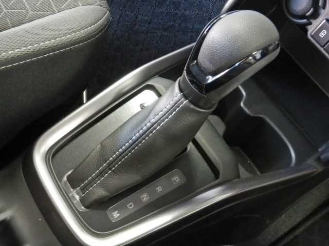 スイフト １．２ハイブリッドＭＺ　全方位カメラ　９インチナビ／ＴＶ　ＵＳＢ　エアバック　エアロ　バックアイカメラ　クリアランスソナー　フルセグＴＶ　ＬＥＤライト　ナビＴＶ　スマートキー　メモリーナビ　オートクルーズコントロール　Ｓヒーター　キーレス　パワステ　ＡＢＳ（9枚目）