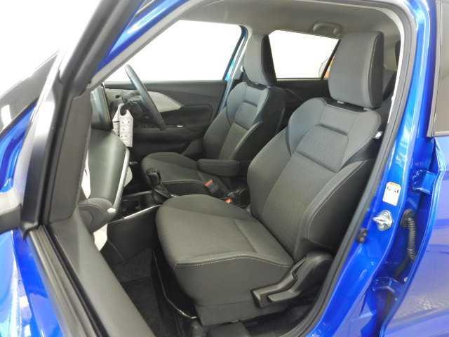 スイフト １．２ハイブリッドＭＺ　全方位カメラ　９インチナビ／ＴＶ　ＵＳＢ　エアバック　エアロ　バックアイカメラ　クリアランスソナー　フルセグＴＶ　ＬＥＤライト　ナビＴＶ　スマートキー　メモリーナビ　オートクルーズコントロール　Ｓヒーター　キーレス　パワステ　ＡＢＳ（17枚目）