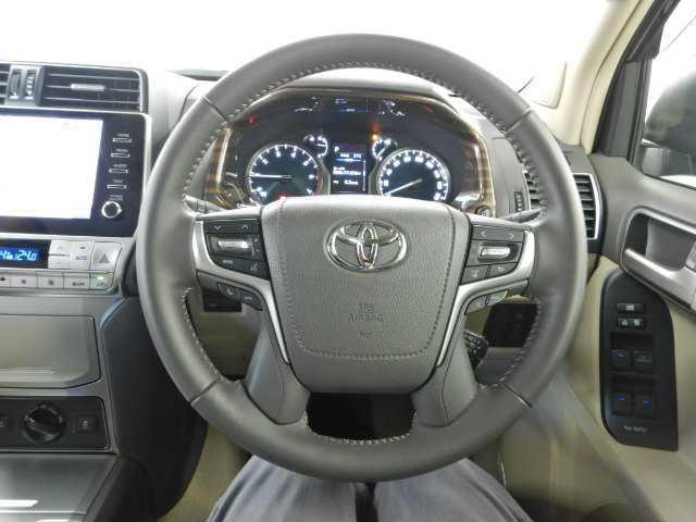 ランドクルーザープラド ２．７ＴＸ－ＬマットブラックＥＤ　ＳＲ／全方位カメラ　ナビ　オートクルーズ　踏み間違い防止装置　ワンオーナー車　３６０度カメラ　電格サードシート　フロントカメラ　セキュリティー　シートヒータ　電動パワーシート　黒革シート　ＥＴＣ車載器　３列シート　地デジＴＶ（8枚目）