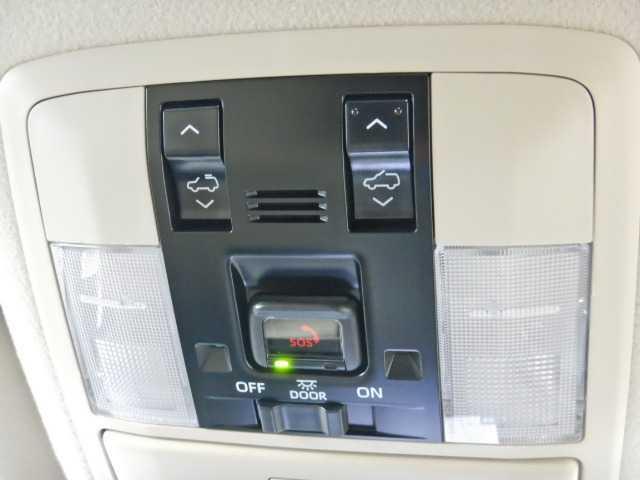 ランドクルーザープラド ２．７ＴＸ－ＬマットブラックＥＤ　ＳＲ／全方位カメラ　ナビ　オートクルーズ　踏み間違い防止装置　ワンオーナー車　３６０度カメラ　電格サードシート　フロントカメラ　セキュリティー　シートヒータ　電動パワーシート　黒革シート　ＥＴＣ車載器　３列シート　地デジＴＶ（10枚目）