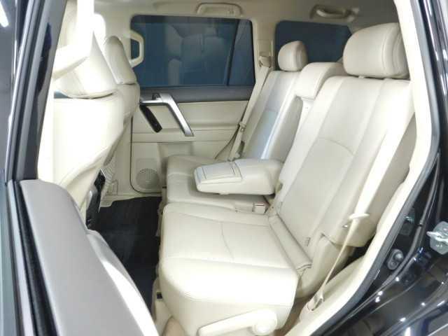 ランドクルーザープラド ２．７ＴＸ－ＬマットブラックＥＤ　ＳＲ／全方位カメラ　ナビ　オートクルーズ　踏み間違い防止装置　ワンオーナー車　３６０度カメラ　電格サードシート　フロントカメラ　セキュリティー　シートヒータ　電動パワーシート　黒革シート　ＥＴＣ車載器　３列シート　地デジＴＶ（18枚目）