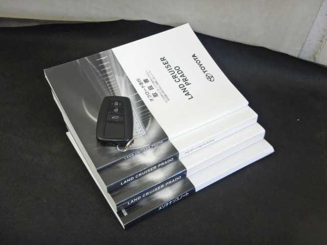 ランドクルーザープラド ２．７ＴＸ－ＬマットブラックＥＤ　ＳＲ／全方位カメラ　ナビ　オートクルーズ　踏み間違い防止装置　ワンオーナー車　３６０度カメラ　電格サードシート　フロントカメラ　セキュリティー　シートヒータ　電動パワーシート　黒革シート　ＥＴＣ車載器　３列シート　地デジＴＶ（20枚目）