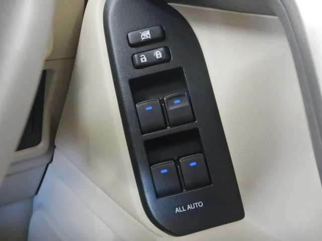 ランドクルーザープラド ２．７ＴＸ－ＬマットブラックＥＤ　ＳＲ／全方位カメラ　ナビ　オートクルーズ　踏み間違い防止装置　ワンオーナー車　３６０度カメラ　電格サードシート　フロントカメラ　セキュリティー　シートヒータ　電動パワーシート　黒革シート　ＥＴＣ車載器　３列シート　地デジＴＶ（37枚目）