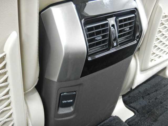 ランドクルーザープラド ２．７ＴＸ－ＬマットブラックＥＤ　ＳＲ／全方位カメラ　ナビ　オートクルーズ　踏み間違い防止装置　ワンオーナー車　３６０度カメラ　電格サードシート　フロントカメラ　セキュリティー　シートヒータ　電動パワーシート　黒革シート　ＥＴＣ車載器　３列シート　地デジＴＶ（41枚目）