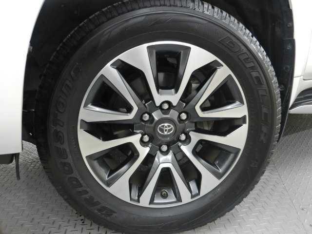 ランドクルーザープラド ２．８ＤＴ　ＴＺ－Ｇ　サンルーフ　全方位カメラ　ナビ／ＴＶ　オートハイビーム　サイドカメラ　エアシート　横滑り防止装置　ナビ＆ＴＶ　ＬＥＤライト　パノラミックビュー　オートクルーズコントロール　パワーウィンドウ　電動格納サードシート　電動シート　３列シート（15枚目）