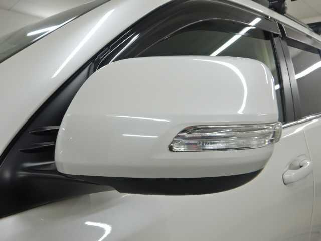 ランドクルーザープラド ２．８ＤＴ　ＴＺ－Ｇ　サンルーフ　全方位カメラ　ナビ／ＴＶ　オートハイビーム　サイドカメラ　エアシート　横滑り防止装置　ナビ＆ＴＶ　ＬＥＤライト　パノラミックビュー　オートクルーズコントロール　パワーウィンドウ　電動格納サードシート　電動シート　３列シート（16枚目）