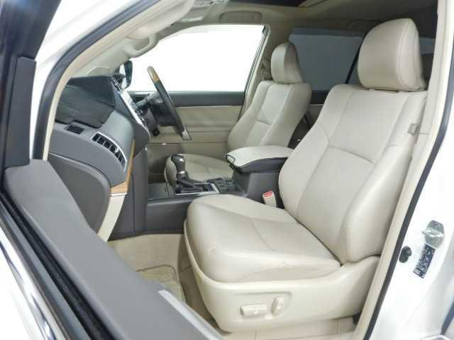 ランドクルーザープラド ２．８ＤＴ　ＴＺ－Ｇ　サンルーフ　全方位カメラ　ナビ／ＴＶ　オートハイビーム　サイドカメラ　エアシート　横滑り防止装置　ナビ＆ＴＶ　ＬＥＤライト　パノラミックビュー　オートクルーズコントロール　パワーウィンドウ　電動格納サードシート　電動シート　３列シート（17枚目）