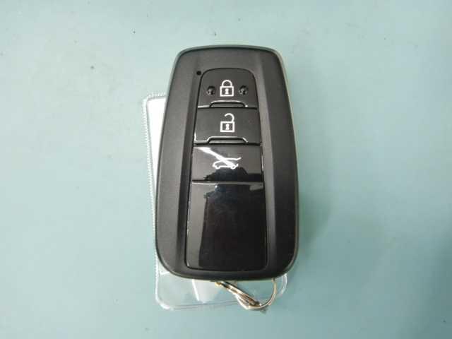 ランドクルーザープラド ２．８ＤＴ　ＴＺ－Ｇ　サンルーフ　全方位カメラ　ナビ／ＴＶ　オートハイビーム　サイドカメラ　エアシート　横滑り防止装置　ナビ＆ＴＶ　ＬＥＤライト　パノラミックビュー　オートクルーズコントロール　パワーウィンドウ　電動格納サードシート　電動シート　３列シート（20枚目）