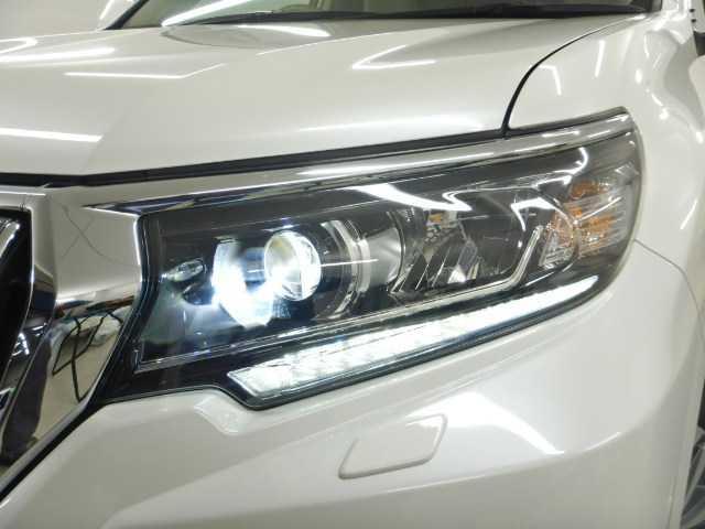 ランドクルーザープラド ２．８ＤＴ　ＴＺ－Ｇ　サンルーフ　全方位カメラ　ナビ／ＴＶ　オートハイビーム　サイドカメラ　エアシート　横滑り防止装置　ナビ＆ＴＶ　ＬＥＤライト　パノラミックビュー　オートクルーズコントロール　パワーウィンドウ　電動格納サードシート　電動シート　３列シート（25枚目）