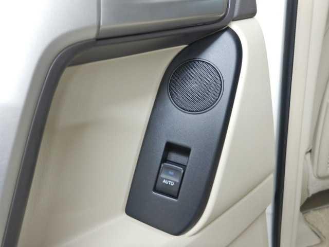 ランドクルーザープラド ２．８ＤＴ　ＴＺ－Ｇ　サンルーフ　全方位カメラ　ナビ／ＴＶ　オートハイビーム　サイドカメラ　エアシート　横滑り防止装置　ナビ＆ＴＶ　ＬＥＤライト　パノラミックビュー　オートクルーズコントロール　パワーウィンドウ　電動格納サードシート　電動シート　３列シート（43枚目）