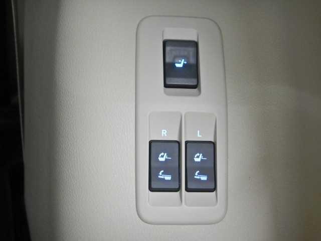 ランドクルーザープラド ２．８ＤＴ　ＴＺ－Ｇ　サンルーフ　全方位カメラ　ナビ／ＴＶ　オートハイビーム　サイドカメラ　エアシート　横滑り防止装置　ナビ＆ＴＶ　ＬＥＤライト　パノラミックビュー　オートクルーズコントロール　パワーウィンドウ　電動格納サードシート　電動シート　３列シート（46枚目）