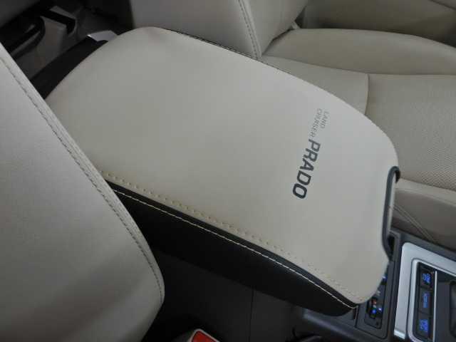 ランドクルーザープラド ２．８ＤＴ　ＴＺ－Ｇ　サンルーフ　全方位カメラ　ナビ／ＴＶ　オートハイビーム　サイドカメラ　エアシート　横滑り防止装置　ナビ＆ＴＶ　ＬＥＤライト　パノラミックビュー　オートクルーズコントロール　パワーウィンドウ　電動格納サードシート　電動シート　３列シート（49枚目）