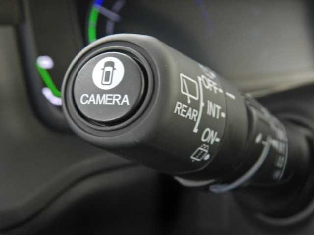 ステップワゴン ２．０ｅ：ＨＥＶ　ＳＰＡＤＡ　ＰＲＥＭＩＵＭ　ＬＩＮＥ　ナビ　マルチカメラ　両側自動ドア　Ｆセグ　ＵＳＢ接続　クリアランスソナ　クルーズＣ　助手席エアバッグ　電格ミラー　スマートＫ　シ－トヒ－タ－　バックカメラ　オットマン　ＬＥＤライト　キーフリー　３列シート（10枚目）