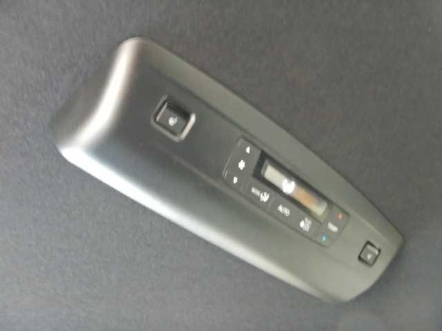 ステップワゴン ２．０ｅ：ＨＥＶ　ＳＰＡＤＡ　ＰＲＥＭＩＵＭ　ＬＩＮＥ　ナビ　マルチカメラ　両側自動ドア　Ｆセグ　ＵＳＢ接続　クリアランスソナ　クルーズＣ　助手席エアバッグ　電格ミラー　スマートＫ　シ－トヒ－タ－　バックカメラ　オットマン　ＬＥＤライト　キーフリー　３列シート（43枚目）