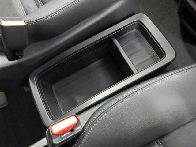 ステップワゴン ２．０ｅ：ＨＥＶ　ＳＰＡＤＡ　ＰＲＥＭＩＵＭ　ＬＩＮＥ　ナビ　マルチカメラ　両側自動ドア　Ｆセグ　ＵＳＢ接続　クリアランスソナ　クルーズＣ　助手席エアバッグ　電格ミラー　スマートＫ　シ－トヒ－タ－　バックカメラ　オットマン　ＬＥＤライト　キーフリー　３列シート（45枚目）