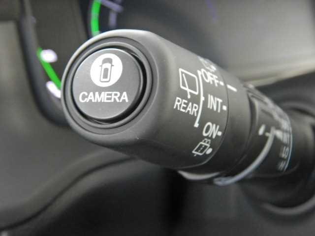 ステップワゴン ２．０ｅ：ＨＥＶ　ＳＰＡＤＡ　ＰＲＥＭＩＵＭ　ＬＩＮＥ　７人　マルチカメラ　両側自動ドア　Ｆセグ　ＵＳＢ接続　クリアランスソナ　クルーズＣ　助手席エアバッグ　電格ミラー　スマートＫ　シ－トヒ－タ－　バックカメラ　オットマン　ＬＥＤライト　キーフリー　３列シート（10枚目）