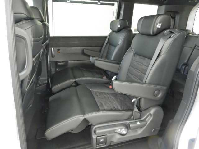 ステップワゴン ２．０ｅ：ＨＥＶ　ＳＰＡＤＡ　ＰＲＥＭＩＵＭ　ＬＩＮＥ　７人　マルチカメラ　両側自動ドア　Ｆセグ　ＵＳＢ接続　クリアランスソナ　クルーズＣ　助手席エアバッグ　電格ミラー　スマートＫ　シ－トヒ－タ－　バックカメラ　オットマン　ＬＥＤライト　キーフリー　３列シート（18枚目）