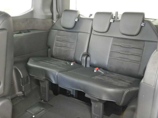 ステップワゴン ２．０ｅ：ＨＥＶ　ＳＰＡＤＡ　ＰＲＥＭＩＵＭ　ＬＩＮＥ　７人　マルチカメラ　両側自動ドア　Ｆセグ　ＵＳＢ接続　クリアランスソナ　クルーズＣ　助手席エアバッグ　電格ミラー　スマートＫ　シ－トヒ－タ－　バックカメラ　オットマン　ＬＥＤライト　キーフリー　３列シート（19枚目）