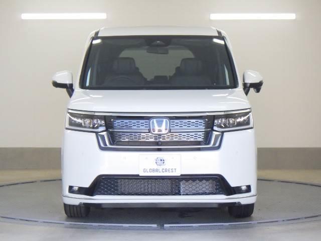 ステップワゴン ２．０ｅ：ＨＥＶ　ＳＰＡＤＡ　ＰＲＥＭＩＵＭ　ＬＩＮＥ　７人　マルチカメラ　両側自動ドア　Ｆセグ　ＵＳＢ接続　クリアランスソナ　クルーズＣ　助手席エアバッグ　電格ミラー　スマートＫ　シ－トヒ－タ－　バックカメラ　オットマン　ＬＥＤライト　キーフリー　３列シート（21枚目）