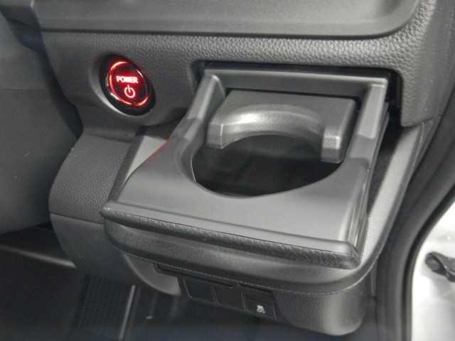 ステップワゴン ２．０ｅ：ＨＥＶ　ＳＰＡＤＡ　ＰＲＥＭＩＵＭ　ＬＩＮＥ　７人　マルチカメラ　両側自動ドア　Ｆセグ　ＵＳＢ接続　クリアランスソナ　クルーズＣ　助手席エアバッグ　電格ミラー　スマートＫ　シ－トヒ－タ－　バックカメラ　オットマン　ＬＥＤライト　キーフリー　３列シート（37枚目）