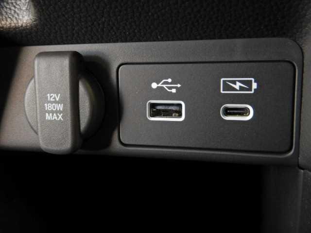 ステップワゴン ２．０ｅ：ＨＥＶ　ＳＰＡＤＡ　ＰＲＥＭＩＵＭ　ＬＩＮＥ　７人　マルチカメラ　両側自動ドア　Ｆセグ　ＵＳＢ接続　クリアランスソナ　クルーズＣ　助手席エアバッグ　電格ミラー　スマートＫ　シ－トヒ－タ－　バックカメラ　オットマン　ＬＥＤライト　キーフリー　３列シート（42枚目）