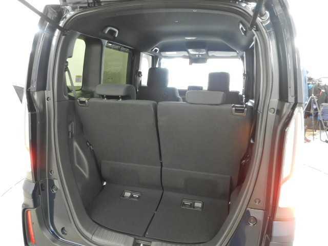 Ｎ－ＢＯＸカスタム Ｎ－ＢＯＸ　ＣＵＳＴＯＭ　ナビ／ＴＶ　バックカメラ　パワースライドア　ＣＭＢＳ　電格ミラー　オートエアコン　スマートキ　ＬＥＤ　盗難防止装置　クルコン　バックカメラ　フルセグＴＶ　パワーステアリング　エアバッグ　ＥＳＣ　パワーウインドウ　オートライト（19枚目）