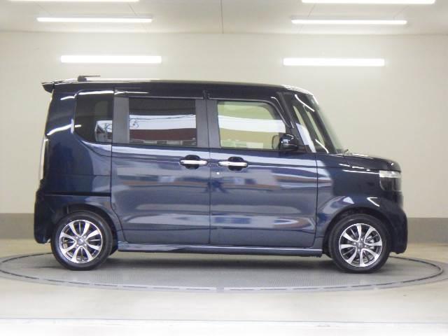 Ｎ－ＢＯＸカスタム Ｎ－ＢＯＸ　ＣＵＳＴＯＭ　ナビ／ＴＶ　バックカメラ　パワースライドア　ＣＭＢＳ　電格ミラー　オートエアコン　スマートキ　ＬＥＤ　盗難防止装置　クルコン　バックカメラ　フルセグＴＶ　パワーステアリング　エアバッグ　ＥＳＣ　パワーウインドウ　オートライト（23枚目）