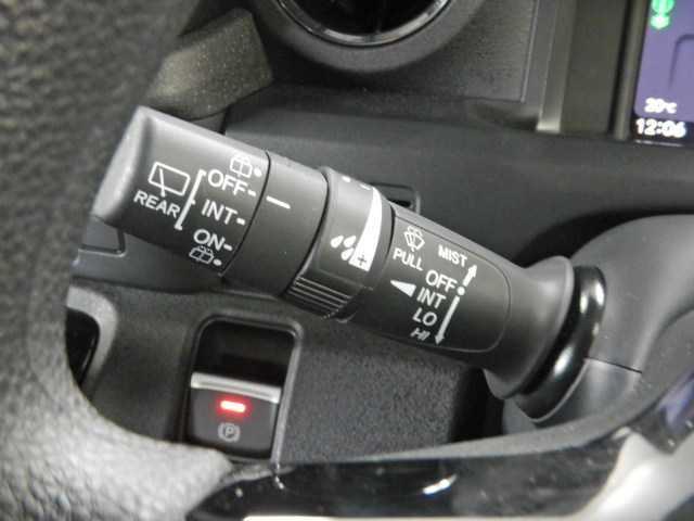 Ｎ－ＢＯＸカスタム Ｎ－ＢＯＸ　ＣＵＳＴＯＭ　ナビ／ＴＶ　バックカメラ　パワースライドア　ＣＭＢＳ　電格ミラー　オートエアコン　スマートキ　ＬＥＤ　盗難防止装置　クルコン　バックカメラ　フルセグＴＶ　パワーステアリング　エアバッグ　ＥＳＣ　パワーウインドウ　オートライト（41枚目）