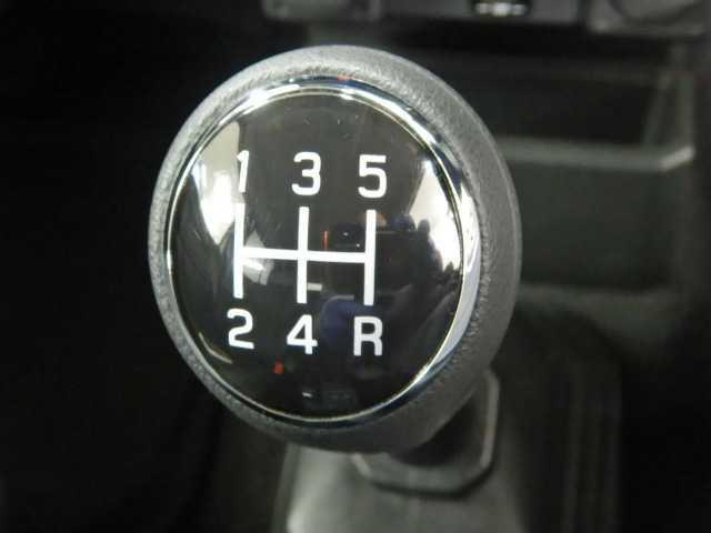 ジムニーノマド １．５ＦＣ　ブラック２トーンルーフ　５Ｆ　９インチナビ／ＴＶ　フルオートエアコン　Ｉ－ＳＴＯＰ　アクティブクルーズコントロール　パートタイム４ＷＤ　盗難防止システム　スマートキープッシュスタート　Ｂカメラ　ＬＥＤヘッドライト　ＥＴＣ　前席シートヒーター　ＡＢＳ（5枚目）