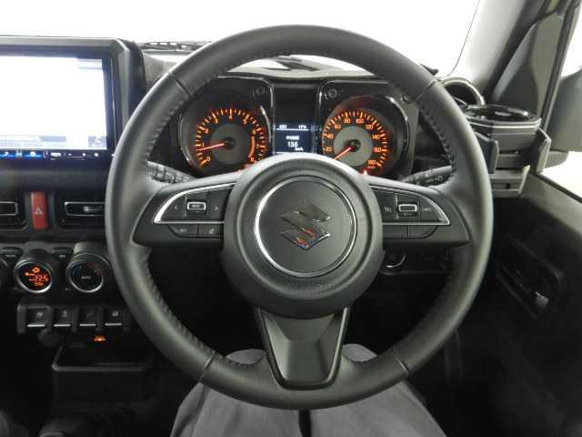 ジムニーノマド １．５ＦＣ　ブラック２トーンルーフ　５Ｆ　９インチナビ／ＴＶ　フルオートエアコン　Ｉ－ＳＴＯＰ　アクティブクルーズコントロール　パートタイム４ＷＤ　盗難防止システム　スマートキープッシュスタート　Ｂカメラ　ＬＥＤヘッドライト　ＥＴＣ　前席シートヒーター　ＡＢＳ（8枚目）